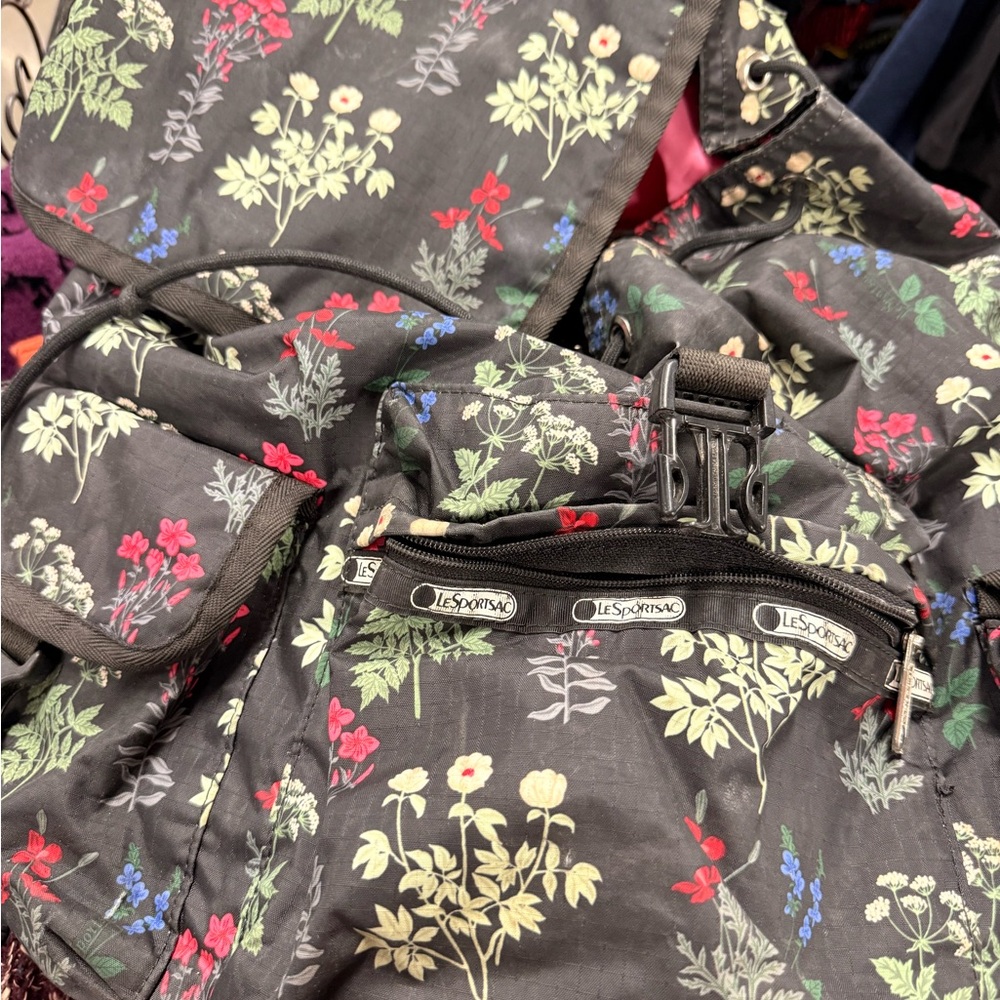 Clueless Vibes so 90’s Vintage LeSportsac Black Floral Backpack